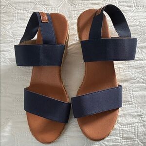 Tommy Bahama Navy Elastic-Strap Sandals with Brown Footbed